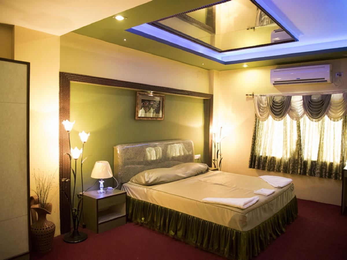 Hotel Sunshine Baharampur Exterior foto