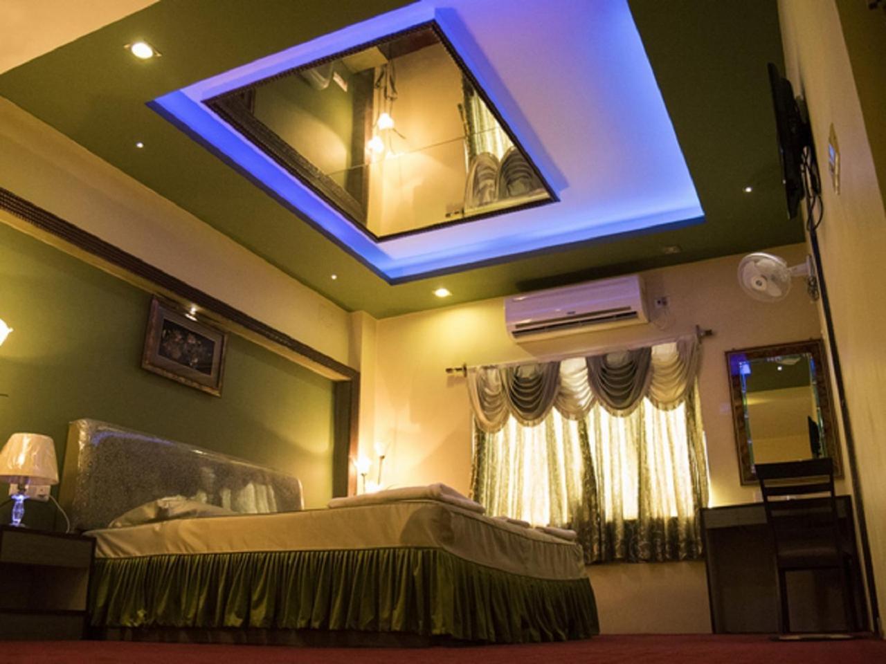 Hotel Sunshine Baharampur Exterior foto